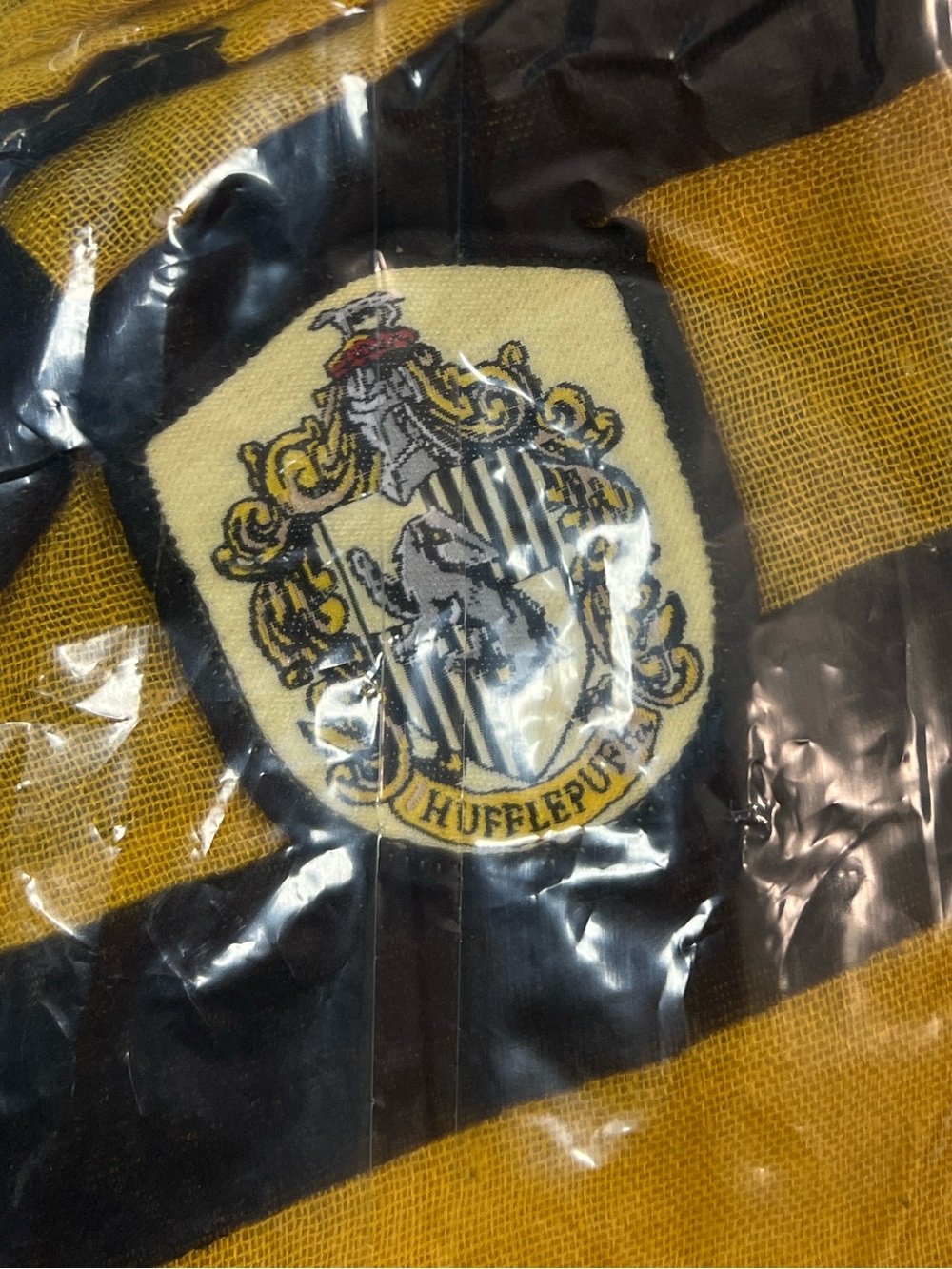 Elope Warner Bros. Harry Potter Hufflepuff Lightweight Costume Scarf - Picture 4 of 7